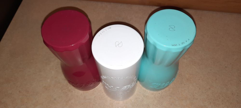 3 kolorowe szklanki Coca-Cola