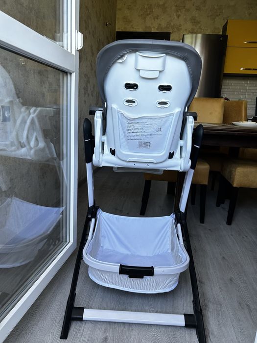 Стульчик для кормления  Carello Apricus