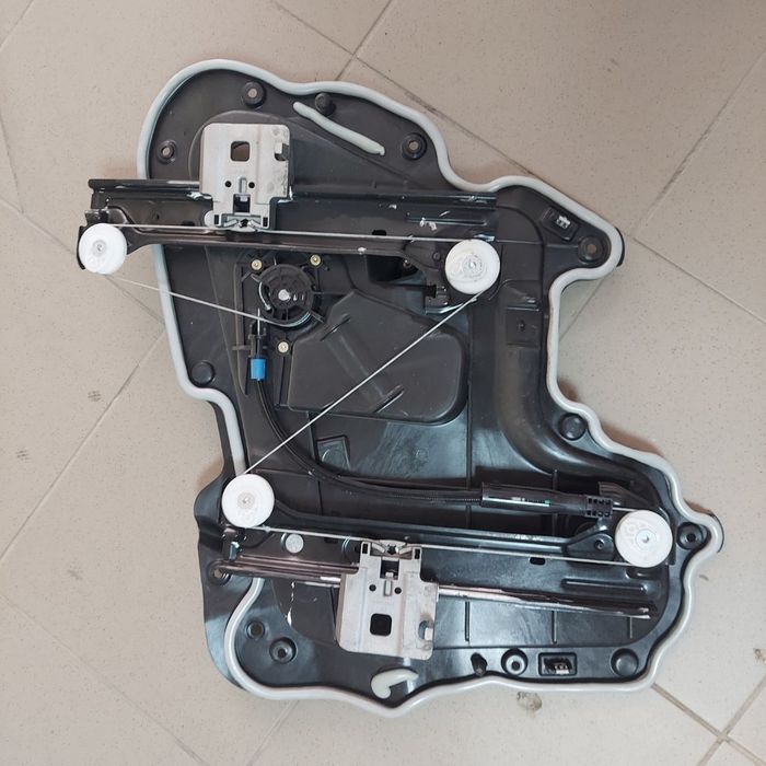 Дверна карта обшивка задня ліві Tesla Model 3  обшивка дверей  Тесла