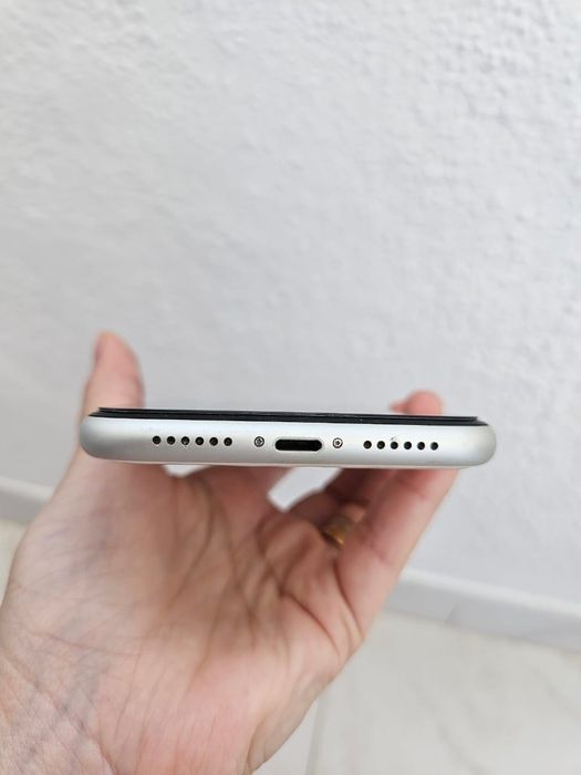 Phone 11 64GB - impecável