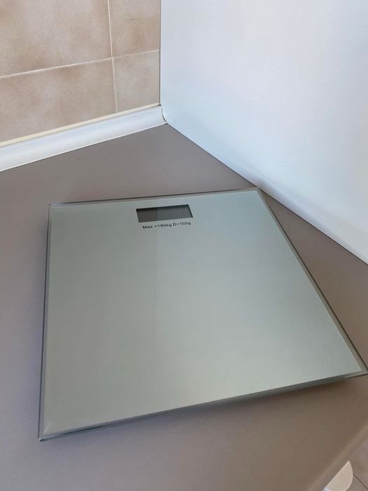 Balança digital em vidro