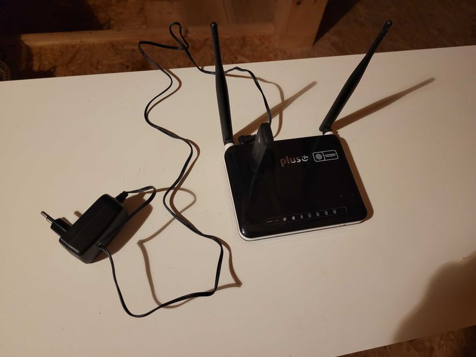 Router WiFi + modem USB + antena