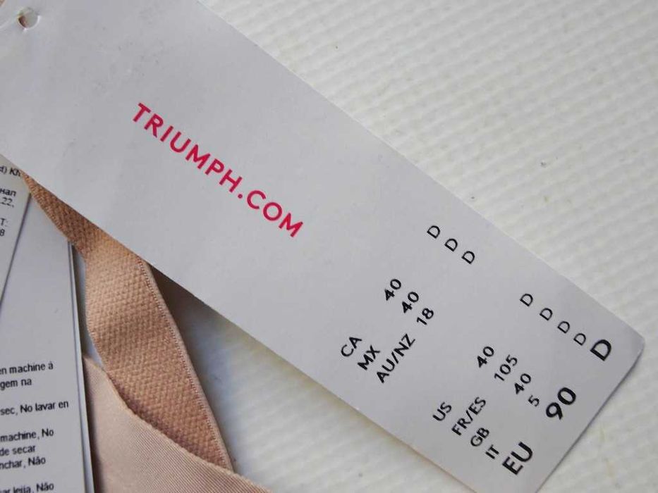 Triumph oryginalny biustonosz r. 90D  Nowy