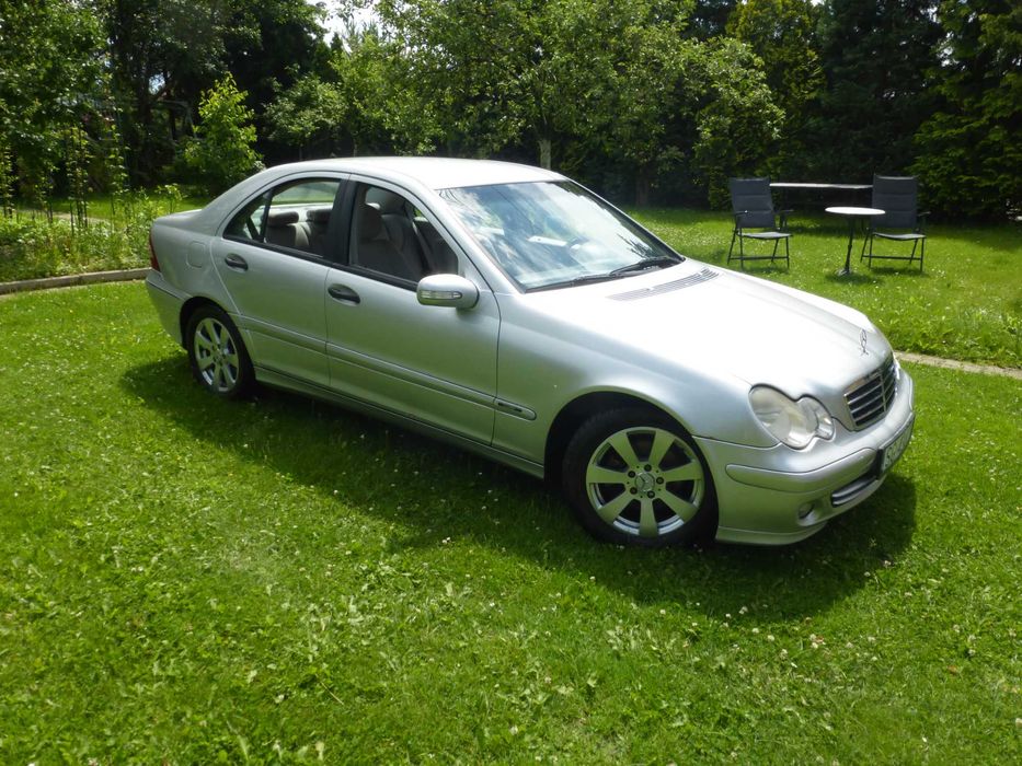 Mercedes W203, sedan