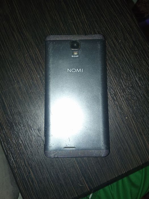 Продам 2 не робочі телефони