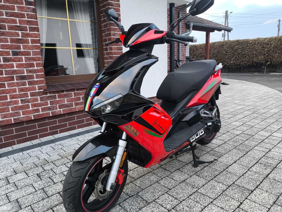 Skuter JUNAK 806 2T LC