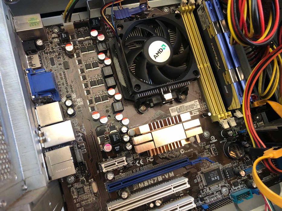 Робочий комп'ютер на Windows 10 / системний блок ПК