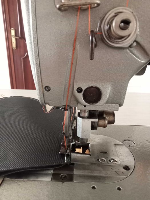 Máquina de costura industrial