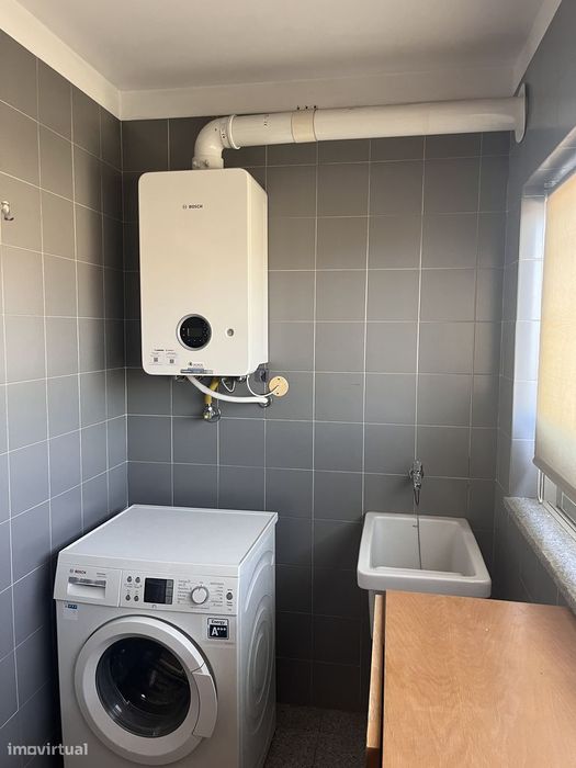 Apartamento T2 com 2 casas de banho e garagem