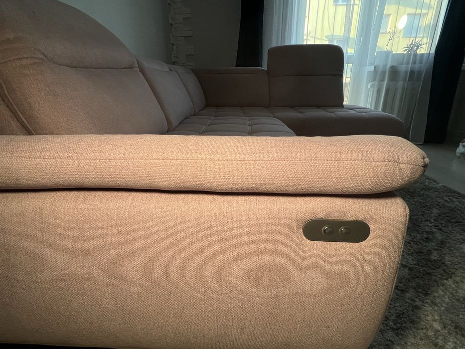 Kanapa narożna wysuwana elektrycznie