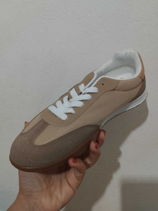 Sapatilhas tons caqui novas