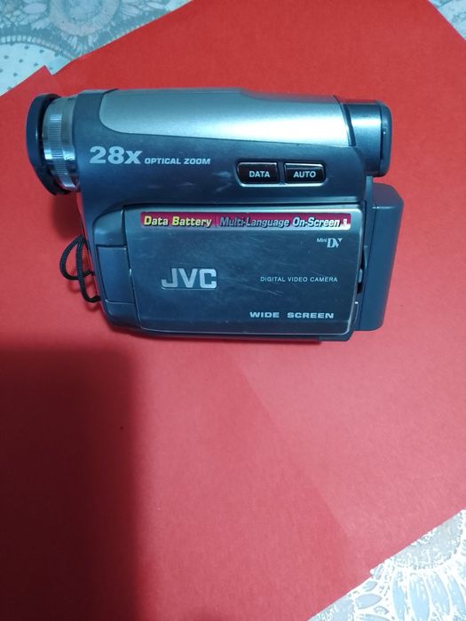 Цифровая видеокамера JVCG- R- Д 720 Е