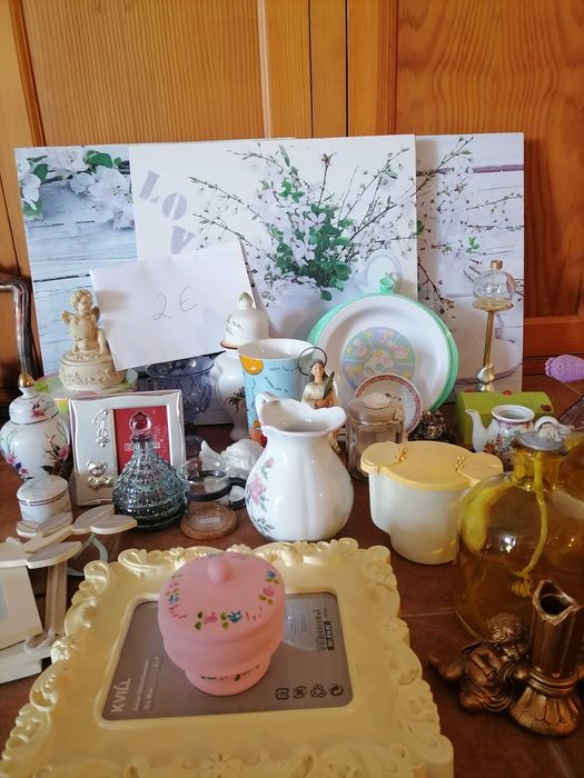 Diversos artigos de decoração e outros CADA 1€ e 2€