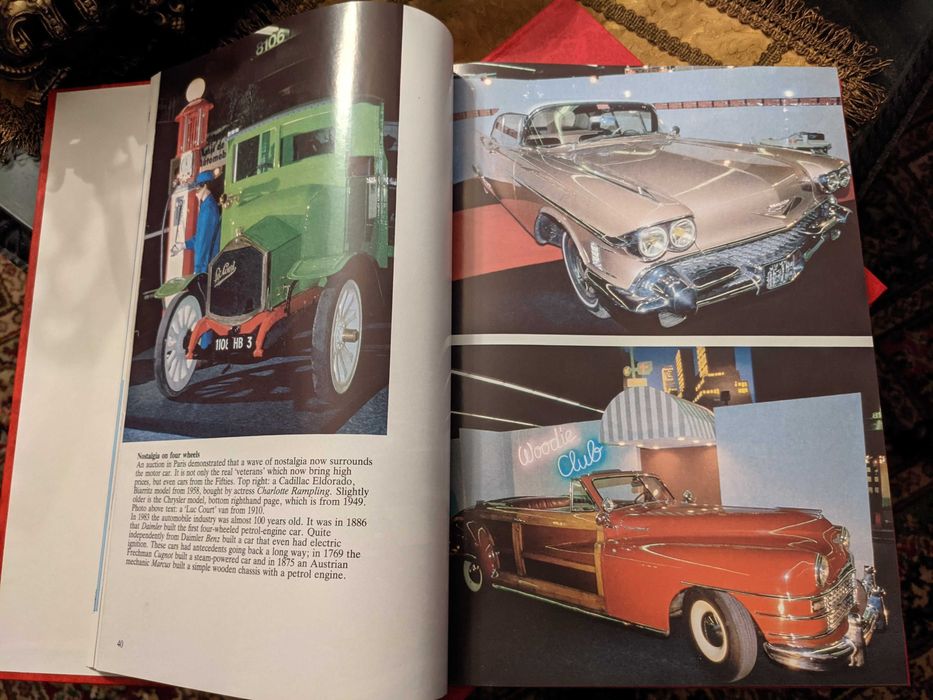 Coleção de Livros International Yearbook  entre 1977 e 1993
