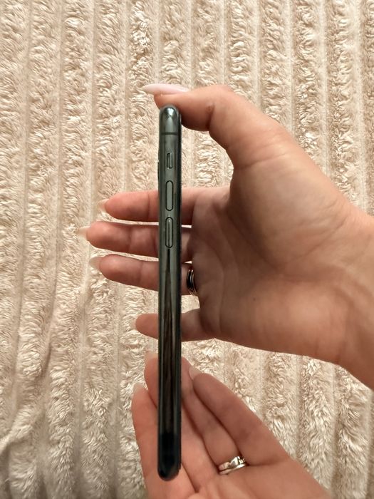 Продам IPhone 11 Pro