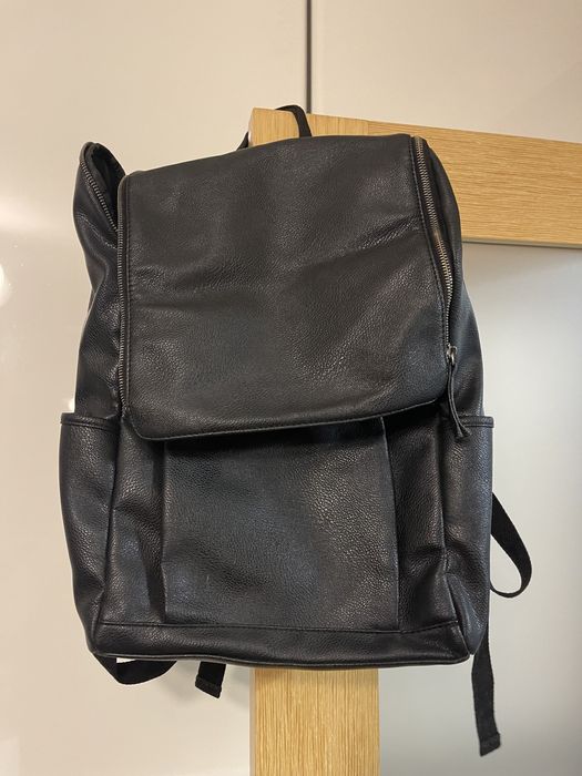 Рюкзак чорний шкірзам