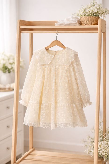 Tiulowa sukienka z haftem Zara, rozmiar 98