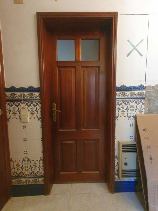 9 Portas interiores de madeira COMPLETAS