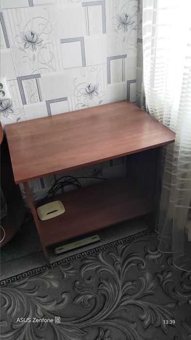 Комп'ютерний столик