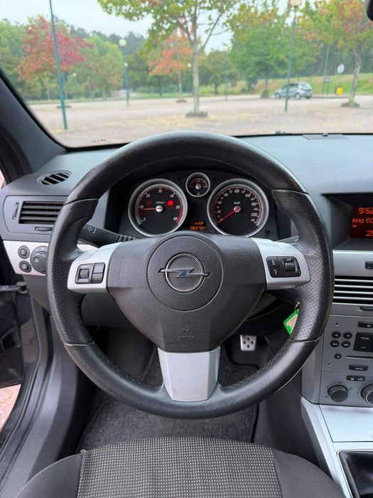 Opel Astra GTC 1.7