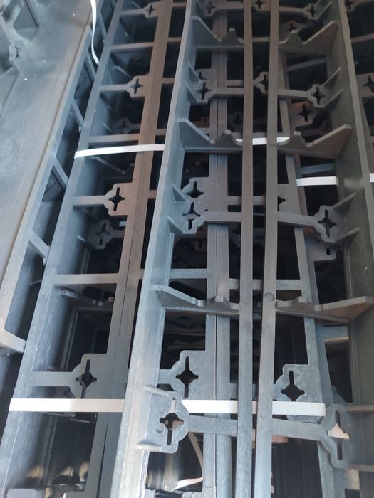 Пластиковий садовий бордюр.Бордюрна стрічка з кілочками. Екобордюр