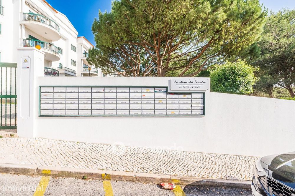 Apartamento T3 com estacionamento, no Condomínio Jardim da Lomba