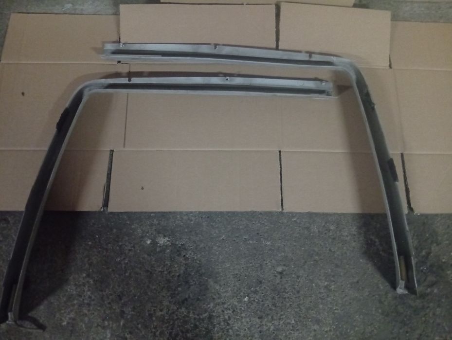 VW T4 Lift Plastiki osłony słupków klapy tylnej