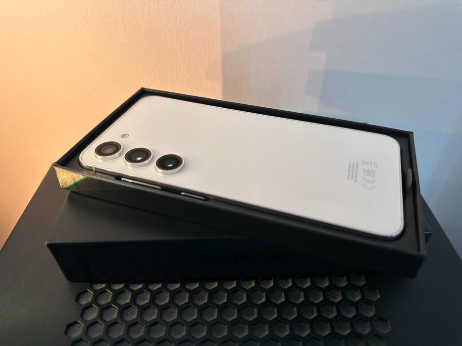 Smartfon Samsung Galaxy S23 5G 8/256GB kremowy