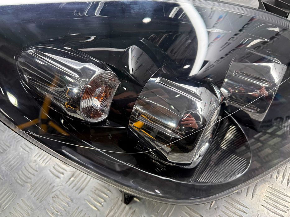 Фара правая Новая Opel Vectra C рестайлинг Valeo 89312329