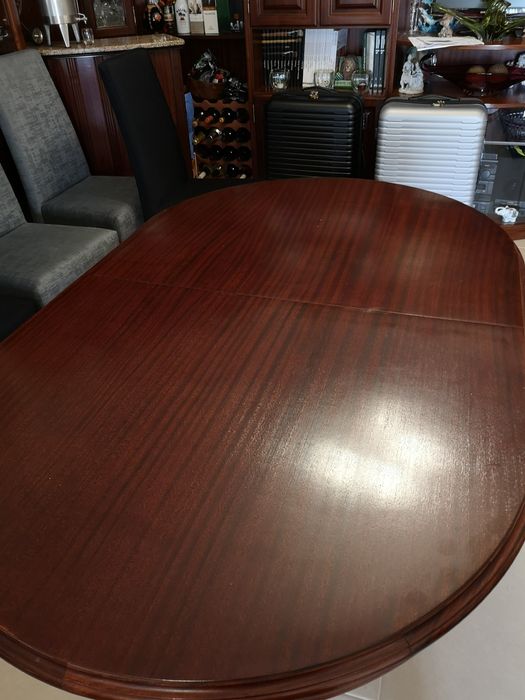 Mesa em madeira  extensível