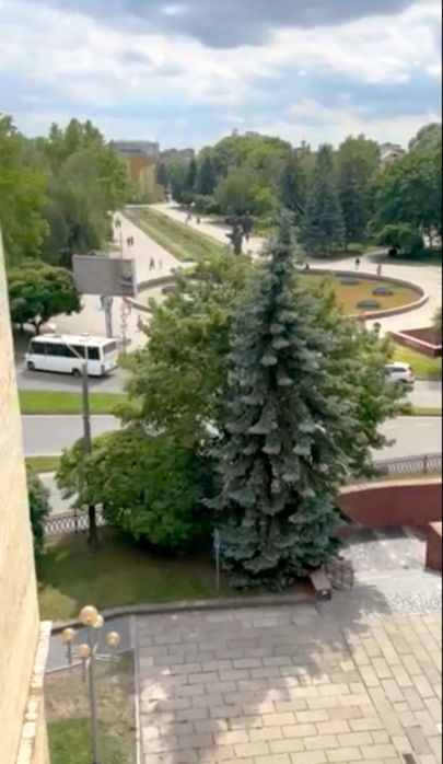 = продаж 2-х кімнатної сталінки в центрі міста