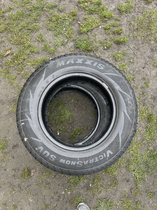 Opony zimowe maxis 215/70/16 suv