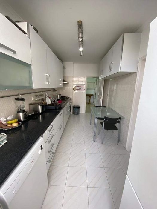 Quartos para Alugar numa das melhores zonas d Cascais quarto partilhad