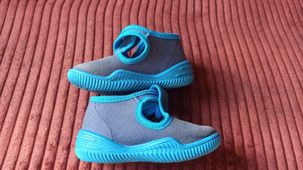 Sandałki buty chłopięce 21 niebieskie auta