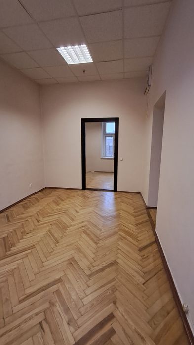 Без комісії Оренда Блок 3 кабинета Свет всегда метро Театральна 2хв.