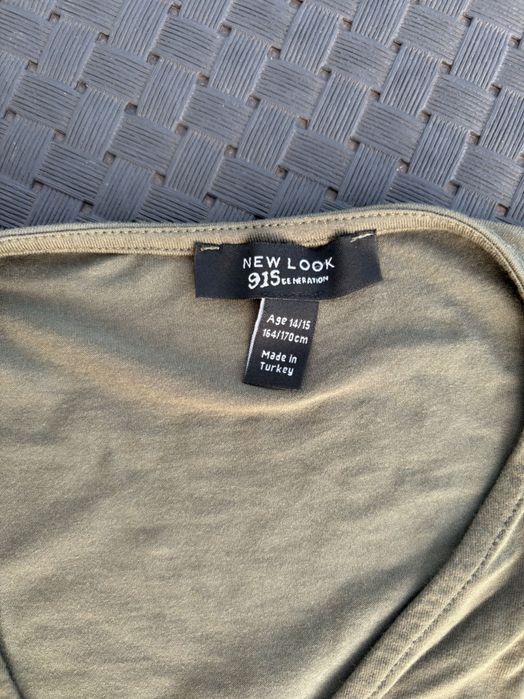 Camisola básica em tons de verde tropa