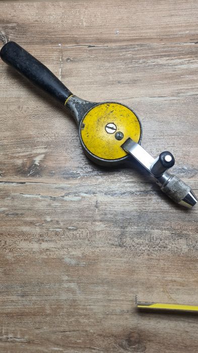 Stara wiertarka reczna
