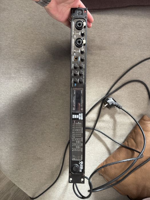 Vestax VMC-004FX + MOTU 828 MkII + dbx 1215