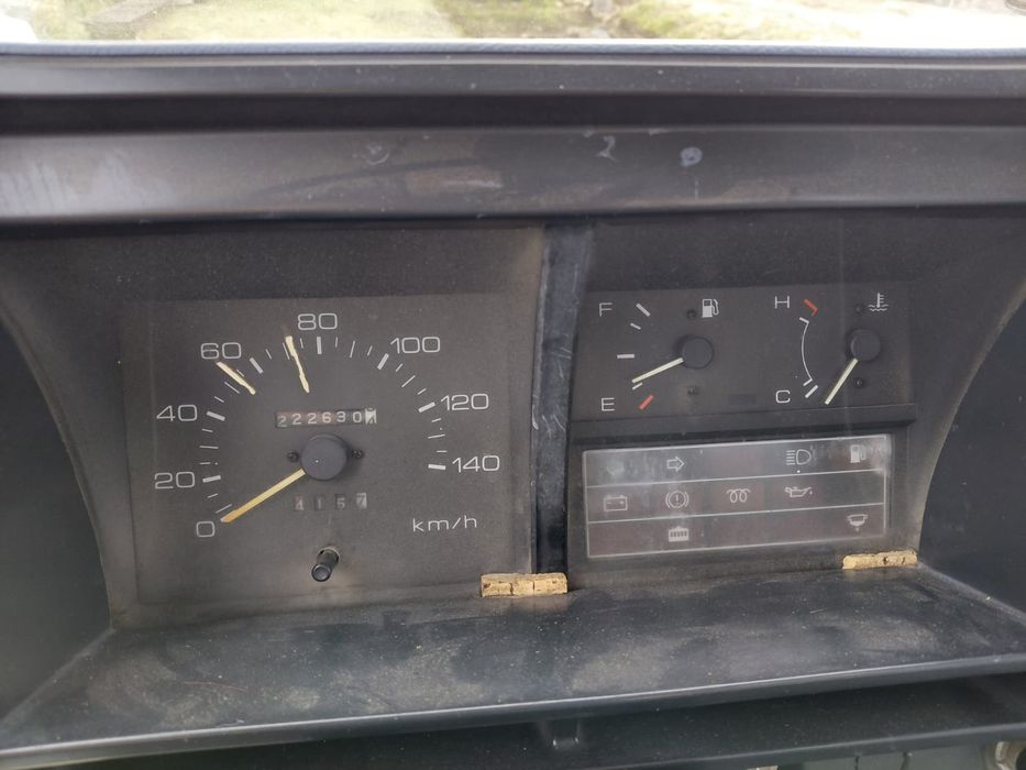 Carrinha Isuzu NKR 2800