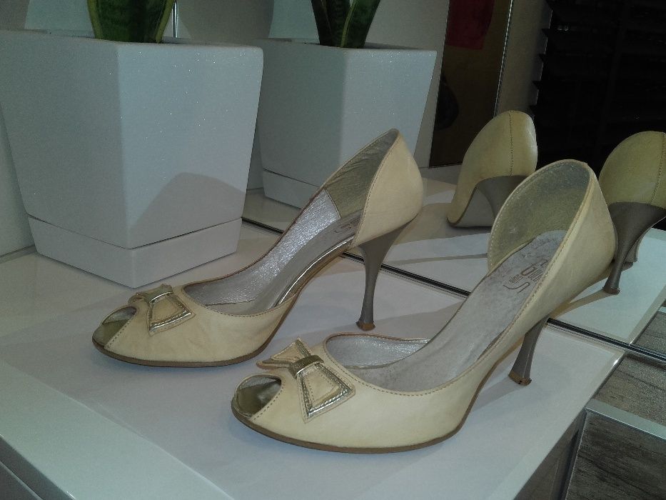 Buty skórzane Gold But 38 ecru złoty skóra naturalna czółenka