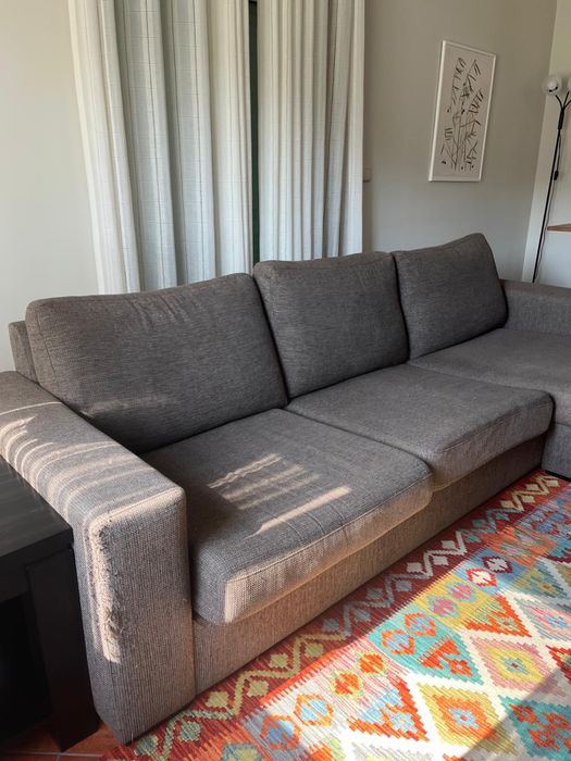 Sofá com chaise longue