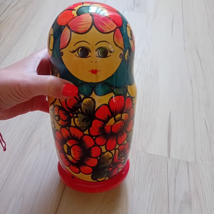 Matrioszka duża 7 sztuk drewno 40 lat