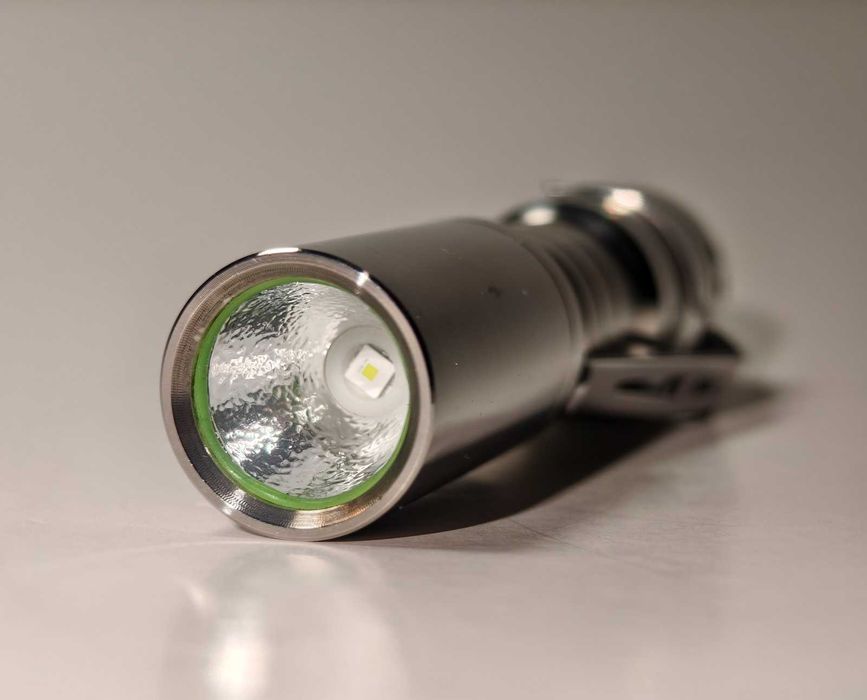 Latarka z zielonym światłem, dioda Osram Flat 2, stal nierdzewna, zasięg 450m