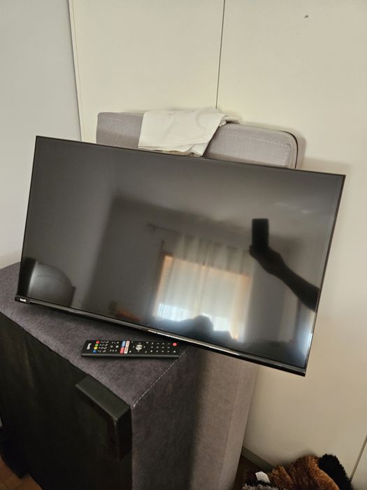 Smart tv led 32" hd Kunft com Dolby Atmos AUDIO.