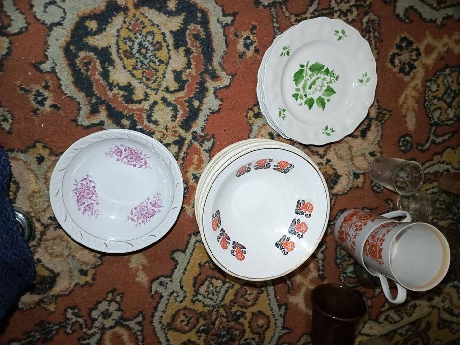 Посуда,тарелки,эмалированные миски