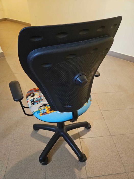 Fotel dziecięcy do biurka