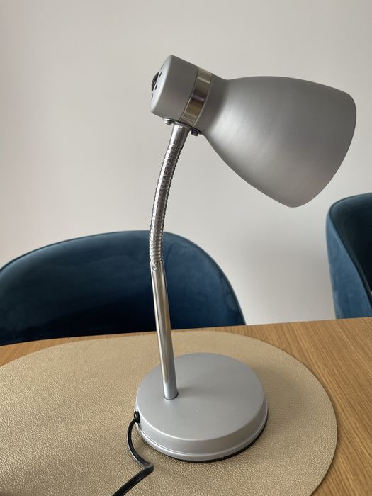 Lampka biurkowa srebrna