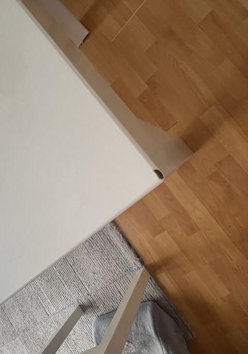 Stół z 4 krzesłami
