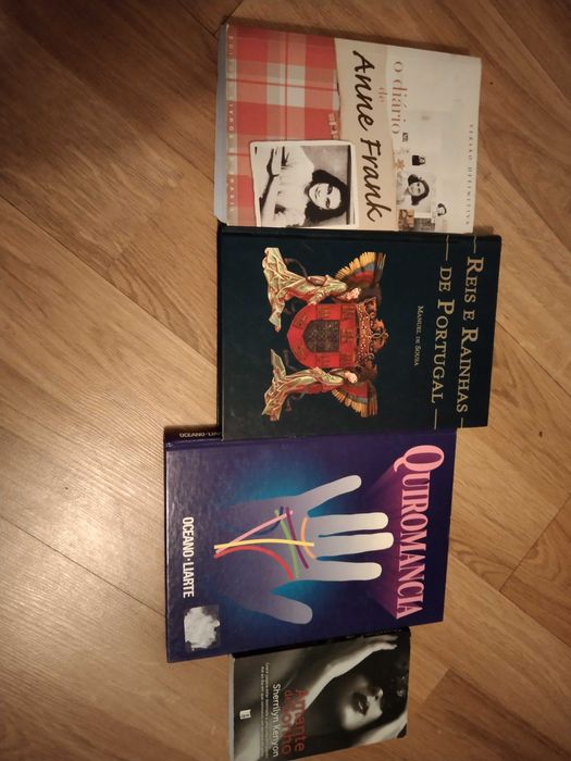 Vários livros em bom estado