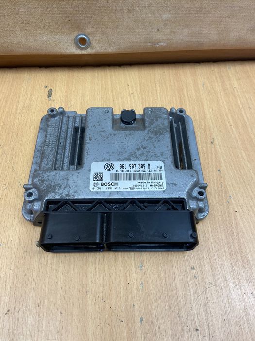 Блок керування двигуном vw CC 2tsi